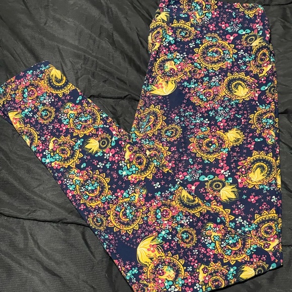 • Lularoe TC Leggings • Size 12-22 • - Picture 1 of 2